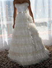 Продам изумительное свадебное платье от Gina Bacconi!