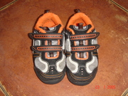 Детские  кроссовки 2 пары  25-й размер,   подойдут для ДВОЙНИ