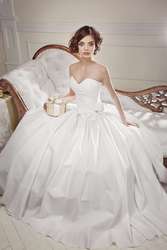Очаровательное свадебное платье А-силуэта  Selena