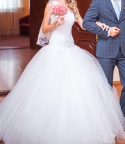 Продам красивое и нежное свадебное платье