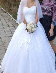 Свадебное белое,  пышное платье