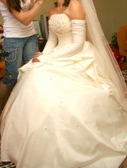продам дизайнерское свадебное платье 