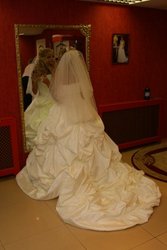 Продам эксклюзивное свадебное платье марки Justin Alexander